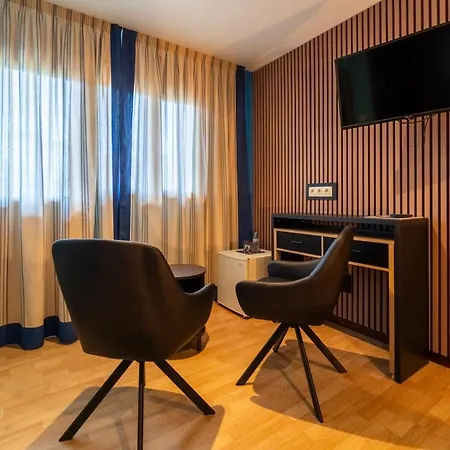 A. G. Porcillan Hotel 2*